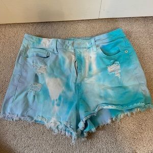 TIE DYE AMERICAN EAGLE JEAN SHORTS 💦